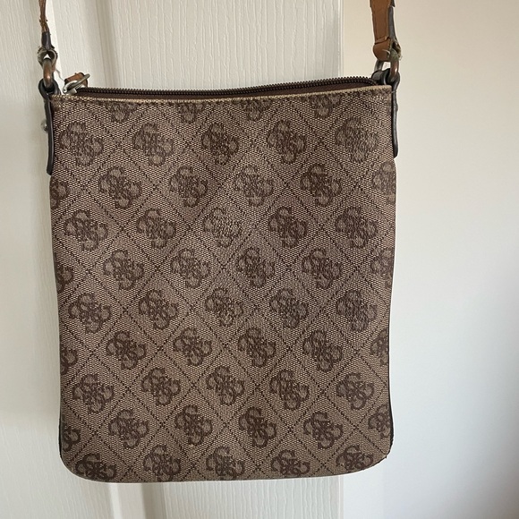 Guess Satchel - Picture 2 of 4